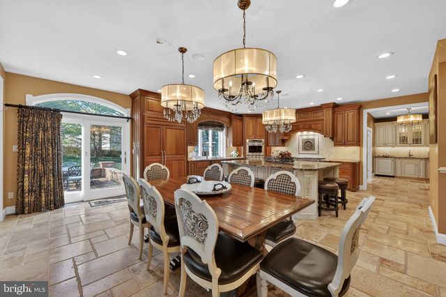 7 MAISON PL, Voorhees, NJ 08043