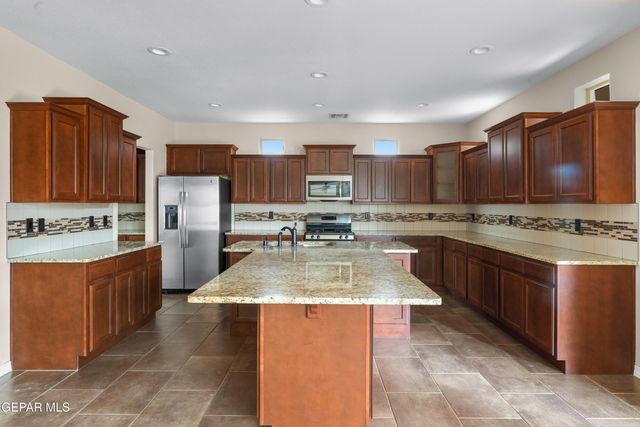 14940 TIM HARDAWAY, El Paso, TX 79938