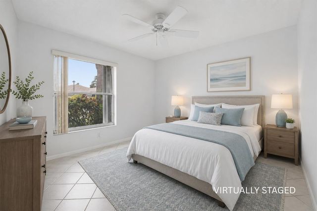 10884 Royal Caribbean Circle, Boynton Beach, FL 33437