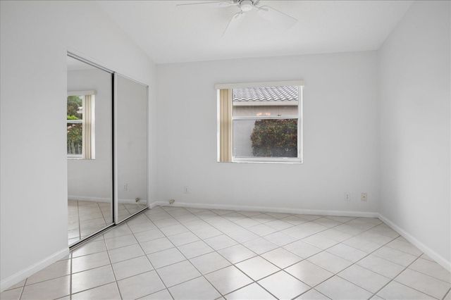 10884 Royal Caribbean Circle, Boynton Beach, FL 33437