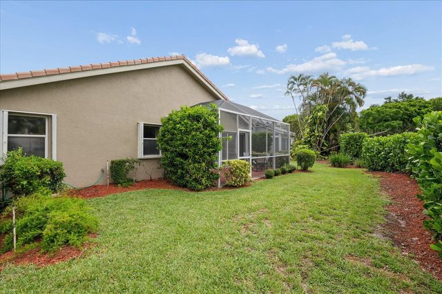 10884 Royal Caribbean Circle, Boynton Beach, FL 33437
