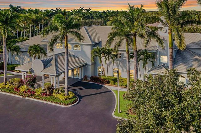 10884 Royal Caribbean Circle, Boynton Beach, FL 33437