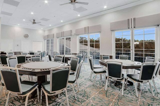 10884 Royal Caribbean Circle, Boynton Beach, FL 33437