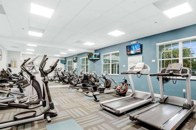10884 Royal Caribbean Circle, Boynton Beach, FL 33437