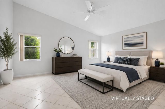 10884 Royal Caribbean Circle, Boynton Beach, FL 33437