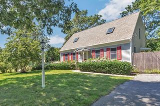 9 Elaine Road, Hyannis, MA 02601