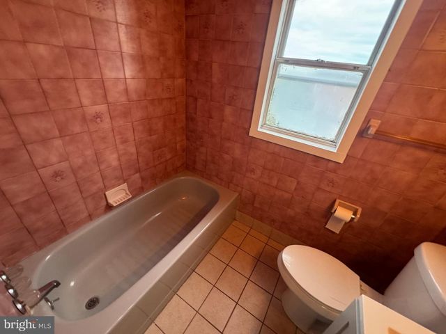 7445 EDSWORTH RD, Baltimore, MD 21222