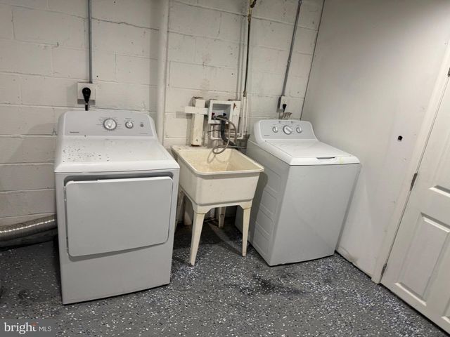 7445 EDSWORTH RD, Baltimore, MD 21222