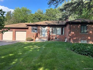 16080 Merriman Road, Livonia, MI 48154