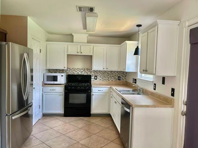 1709 Royal Ascot DR, Pflugerville, TX 78660
