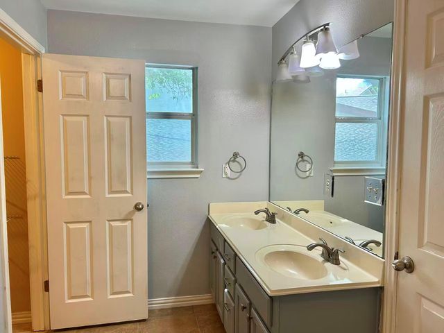 1709 Royal Ascot DR, Pflugerville, TX 78660