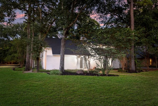 2 Muskmallow Court, The Woodlands, TX 77380
