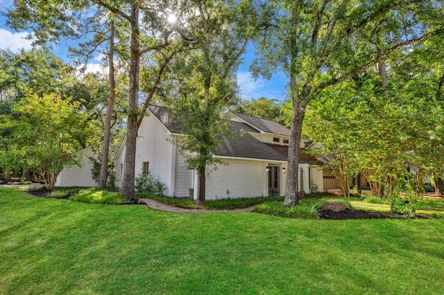2 Muskmallow Court, The Woodlands, TX 77380