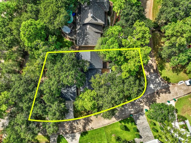 2 Muskmallow Court, The Woodlands, TX 77380