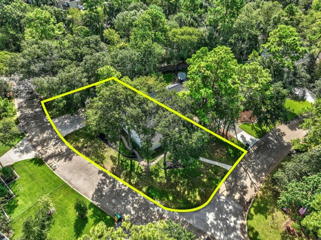 2 Muskmallow Court, The Woodlands, TX 77380