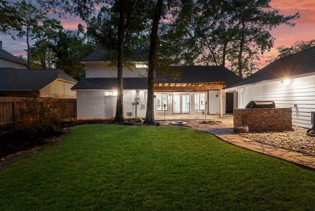 2 Muskmallow Court, The Woodlands, TX 77380