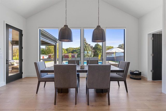 2448 RIDDLE COURT, De Pere, WI 54115