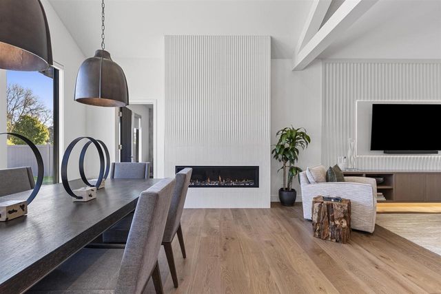 2448 RIDDLE COURT, De Pere, WI 54115