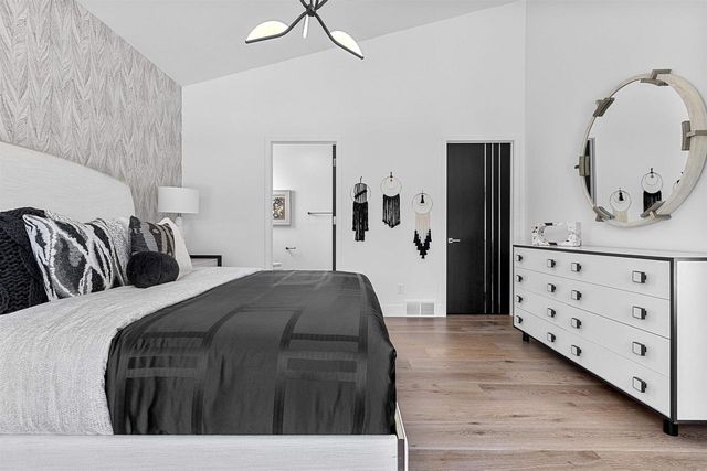 2448 RIDDLE COURT, De Pere, WI 54115