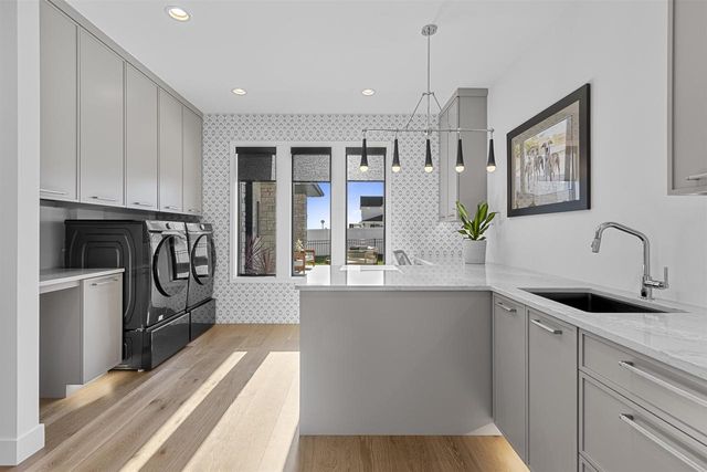 2448 RIDDLE COURT, De Pere, WI 54115