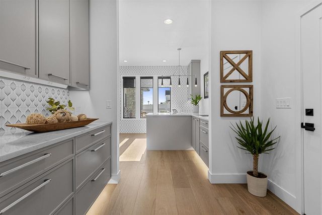 2448 RIDDLE COURT, De Pere, WI 54115