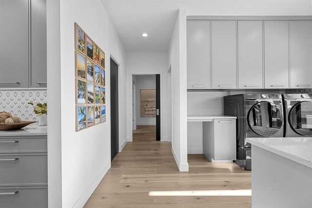 2448 RIDDLE COURT, De Pere, WI 54115