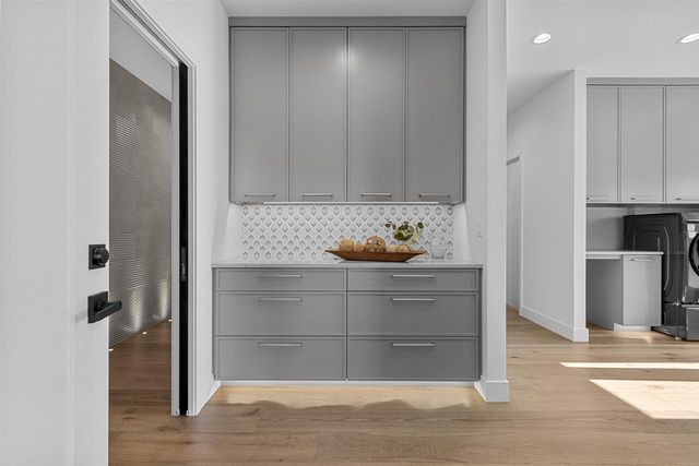 2448 RIDDLE COURT, De Pere, WI 54115