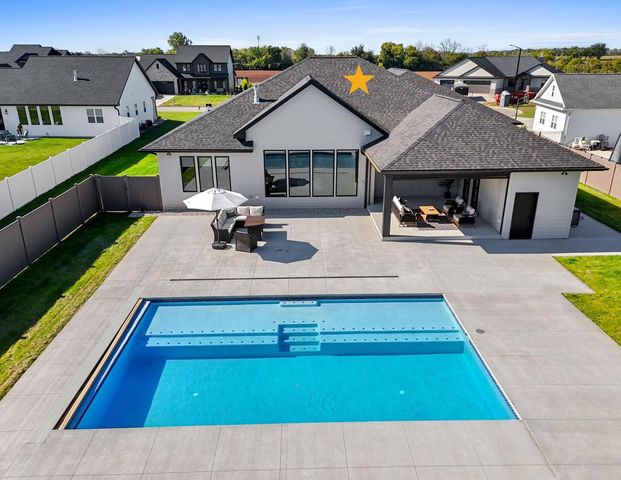 2448 RIDDLE COURT, De Pere, WI 54115