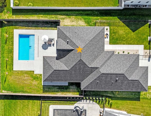 2448 RIDDLE COURT, De Pere, WI 54115