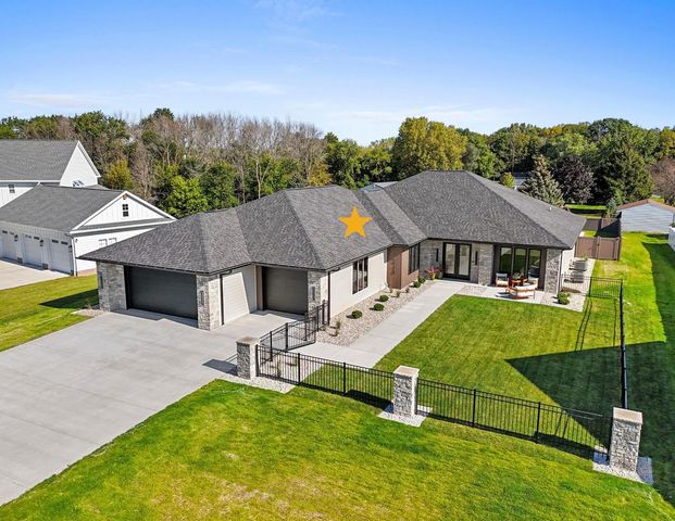 2448 RIDDLE COURT, De Pere, WI 54115