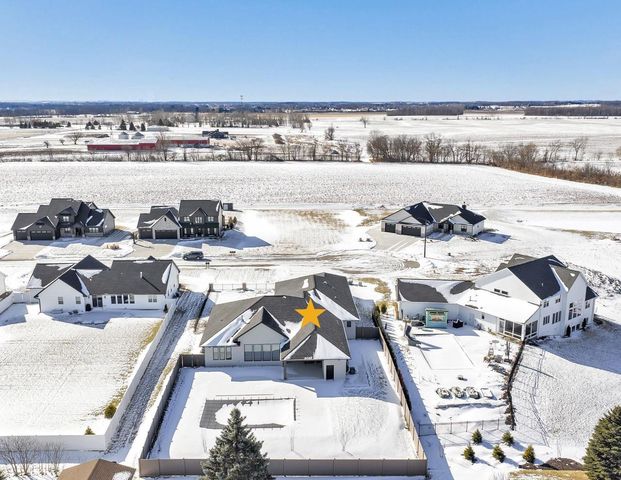 2448 RIDDLE COURT, De Pere, WI 54115