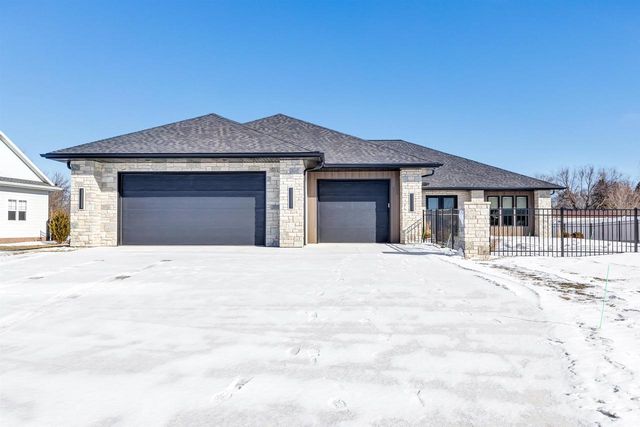 2448 RIDDLE COURT, De Pere, WI 54115