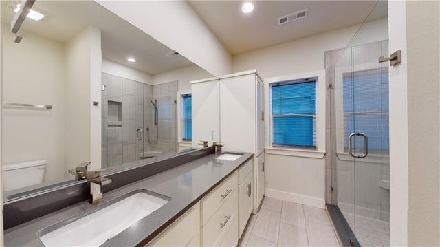 1054 E Huntsville Road, Fayetteville, AR 72701