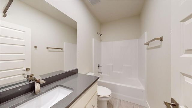 1054 E Huntsville Road, Fayetteville, AR 72701
