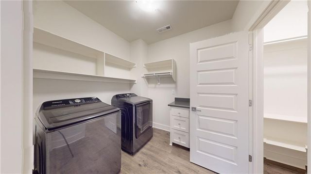 1054 E Huntsville Road, Fayetteville, AR 72701