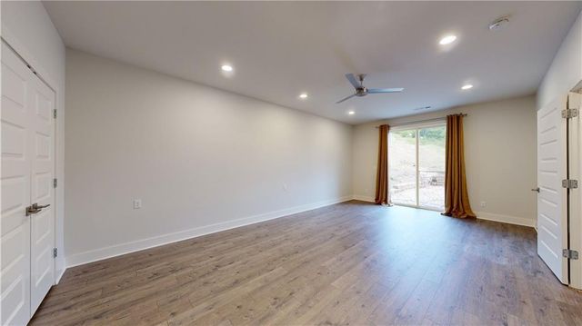 1054 E Huntsville Road, Fayetteville, AR 72701