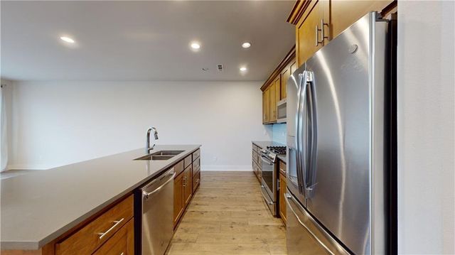 1054 E Huntsville Road, Fayetteville, AR 72701