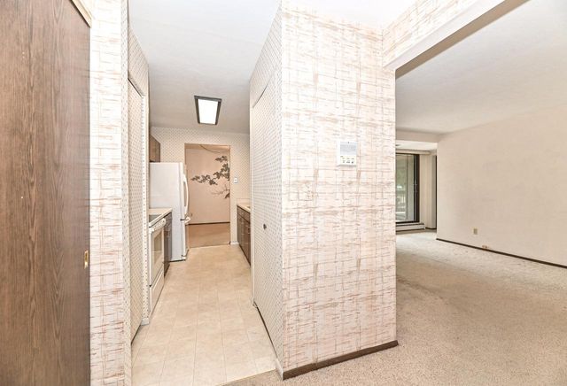 5200 S Tuckaway BOULEVARD #110, Milwaukee, WI 53221
