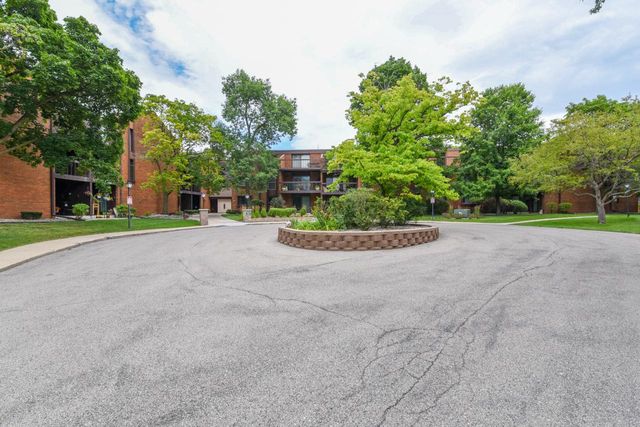5200 S Tuckaway BOULEVARD #110, Milwaukee, WI 53221