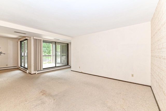 5200 S Tuckaway BOULEVARD #110, Milwaukee, WI 53221