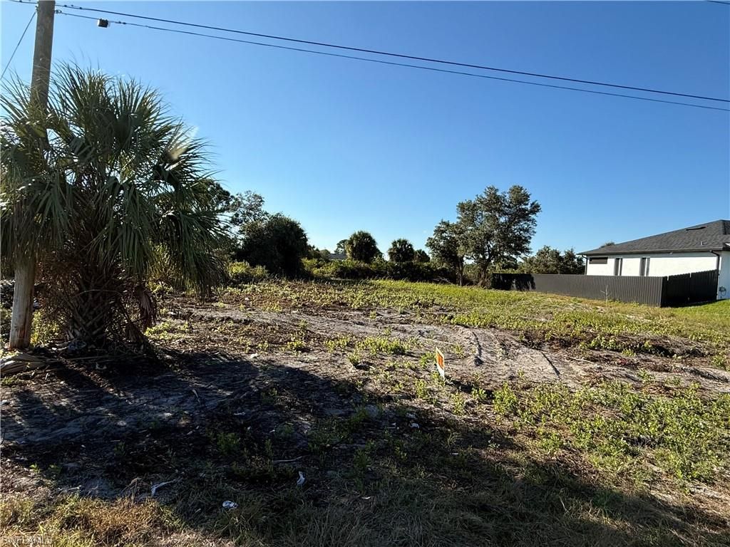 926 Bell BLVD S, LEHIGH ACRES, FL 33974 — photo 2