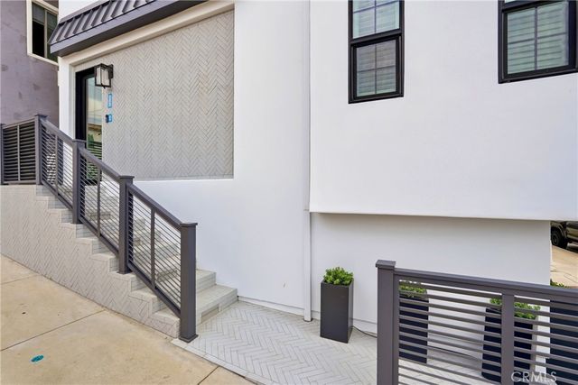 2650 Hermosa Avenue, Hermosa Beach, CA 90254