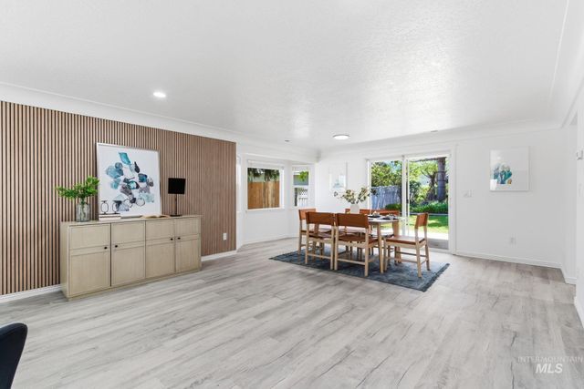 2425 S Morning Sun Crt, Nampa, ID 83686