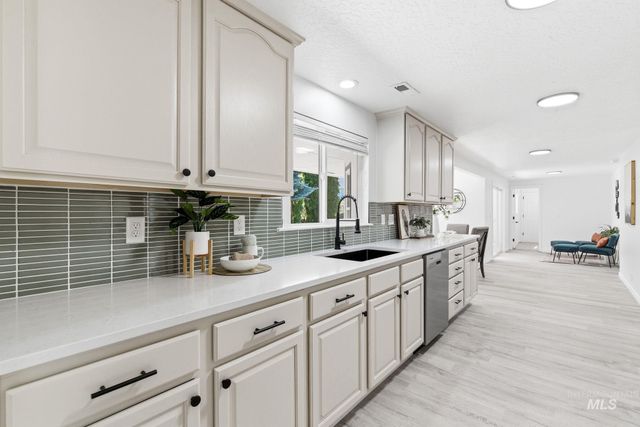 2425 S Morning Sun Crt, Nampa, ID 83686