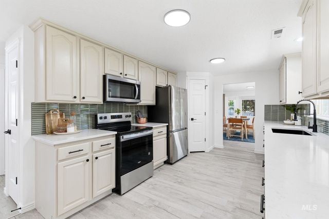 2425 S Morning Sun Crt, Nampa, ID 83686