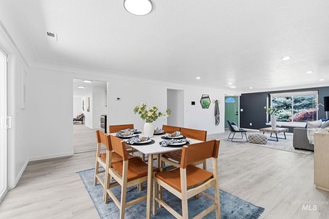 2425 S Morning Sun Crt, Nampa, ID 83686