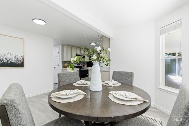 2425 S Morning Sun Crt, Nampa, ID 83686
