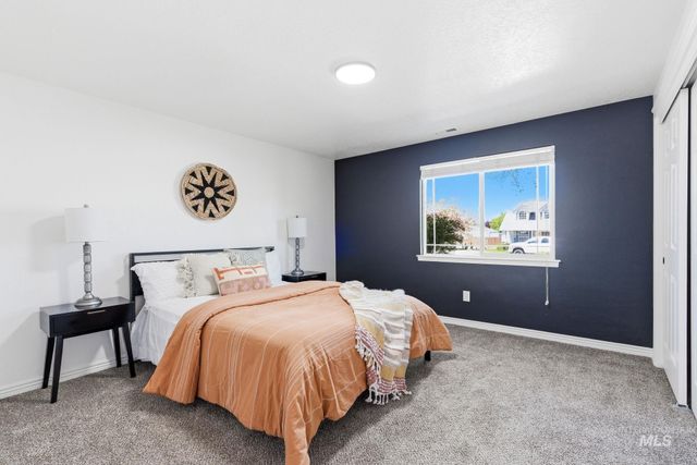 2425 S Morning Sun Crt, Nampa, ID 83686