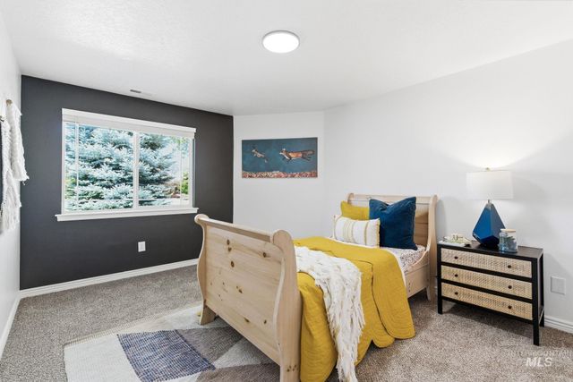 2425 S Morning Sun Crt, Nampa, ID 83686