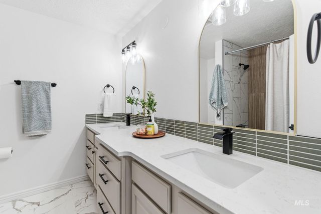 2425 S Morning Sun Crt, Nampa, ID 83686